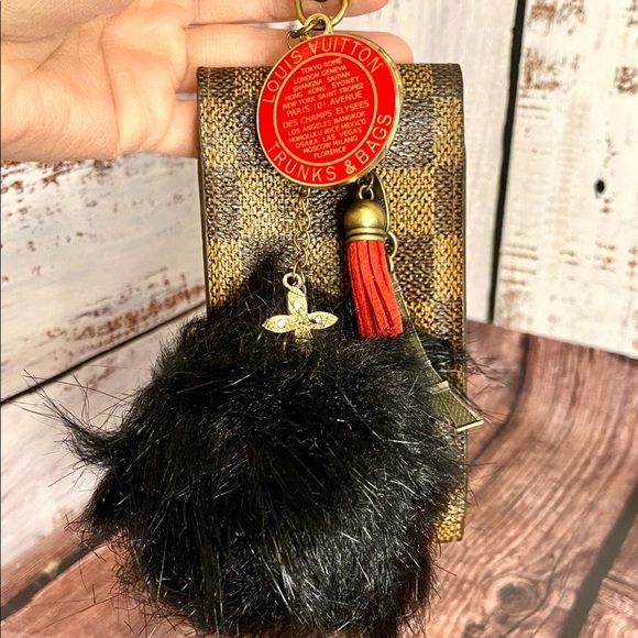 Louis Vuitton Pouch fob holder Keychain w/ charms - Picture 2 of 10